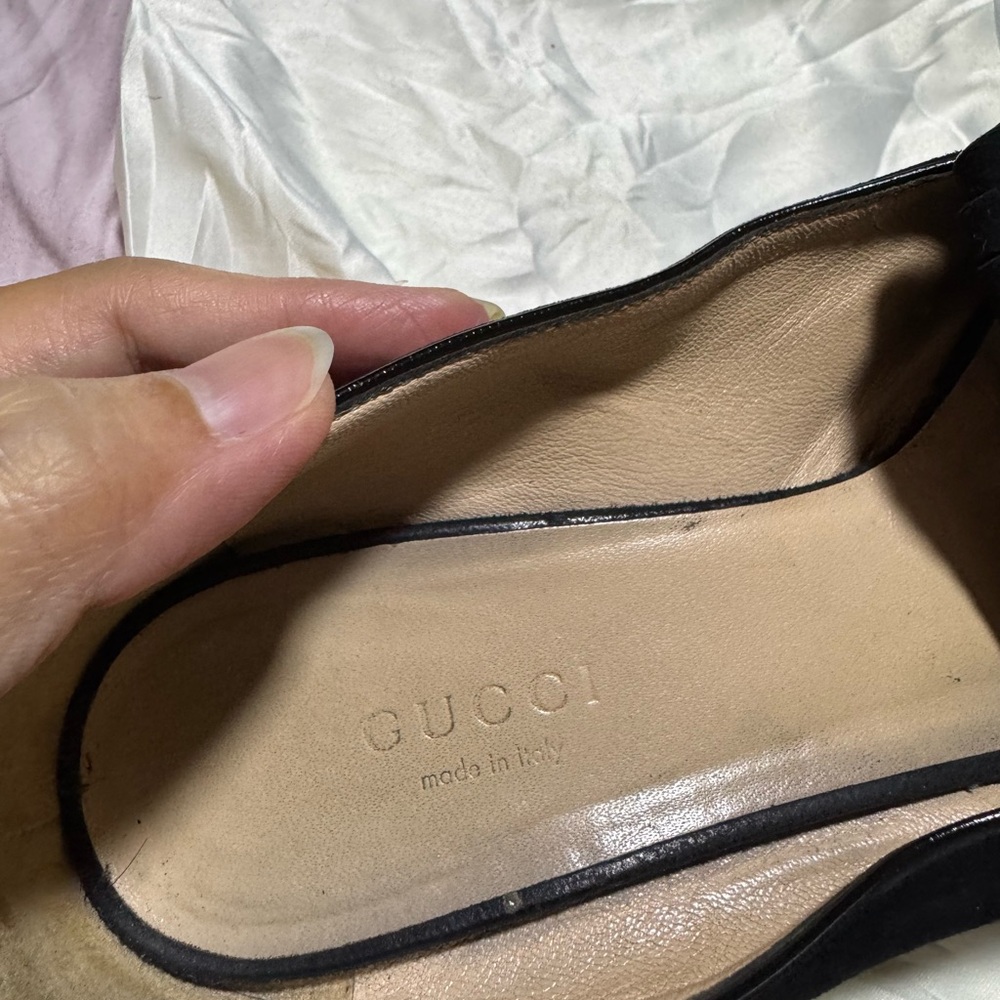 Gucci Women's Black Suede Fringe Loafers with Gold GG Hardware Size 6 - Picture 8 of 16
